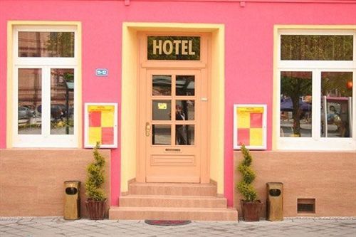 Hotel Am Hauptbahnhof Schwerin  Buitenkant foto